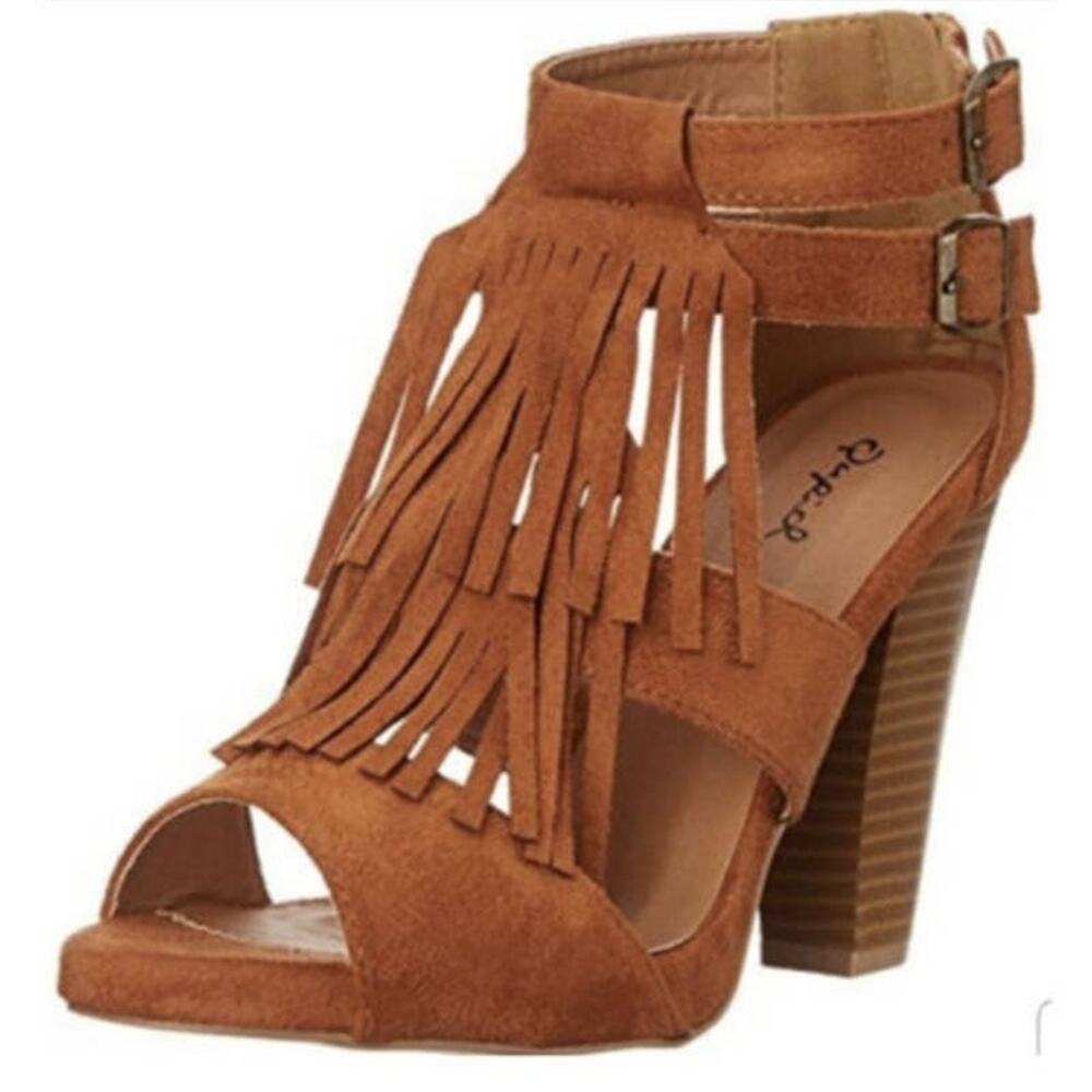 Qupid Womens Size 8.5 Camel Brown Tan Faux Suede Fringe Sandals T Strap Heels